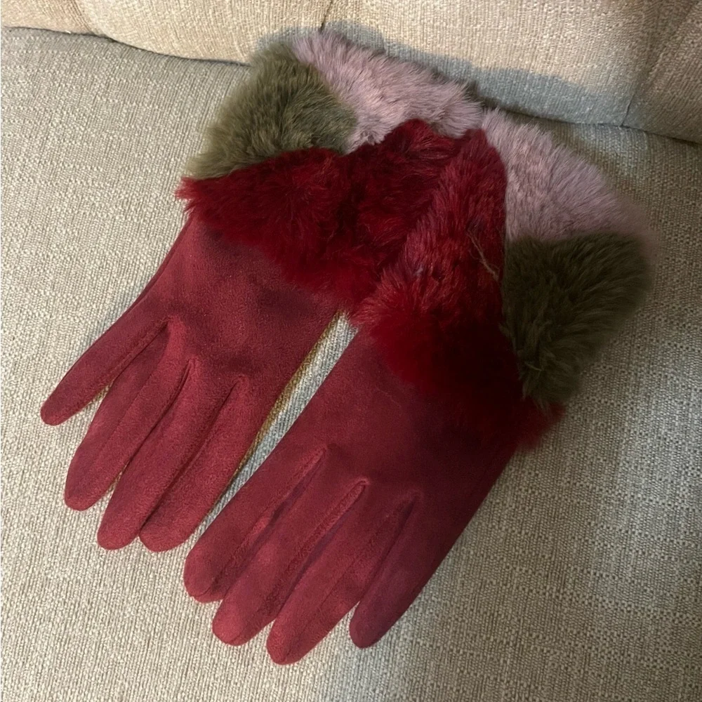 Beautiful!  Red, Pink & Green Gloves